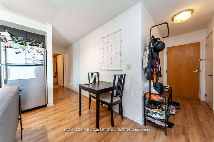 Property Photo:  38 Joe Shuster Way 610  ON M6K 0A5 