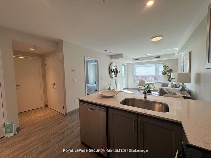 Property Photo:  1015 Innisfil Beach Road 311  ON L9S 1T3 