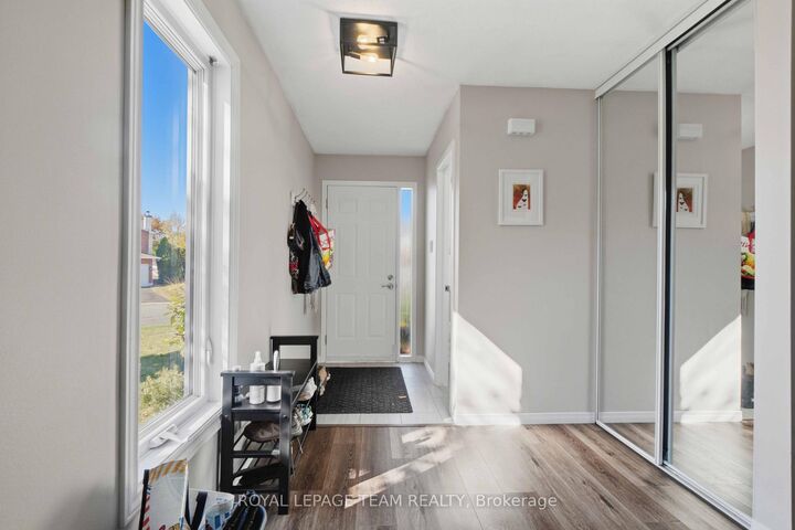 Property Photo:  62 Springwater Drive  ON K2M 1X6 