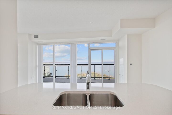 Property Photo:  38 Annie Craig Drive 3602  ON M8V 0G9 