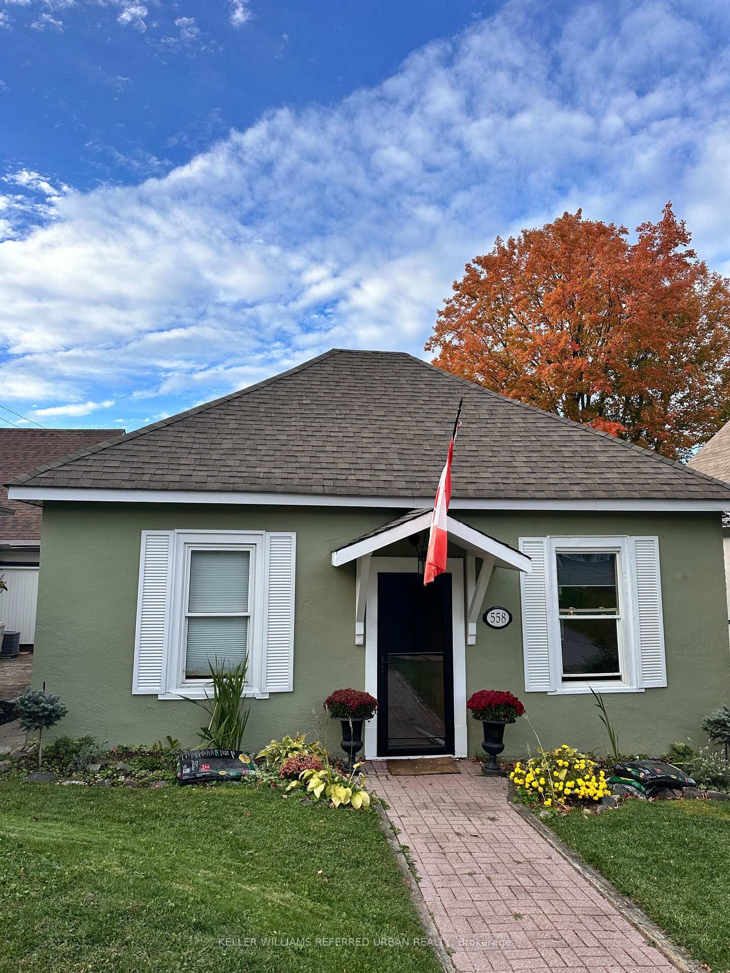 Property Photo:  558 Elizabeth Street  ON L4R 2A3 