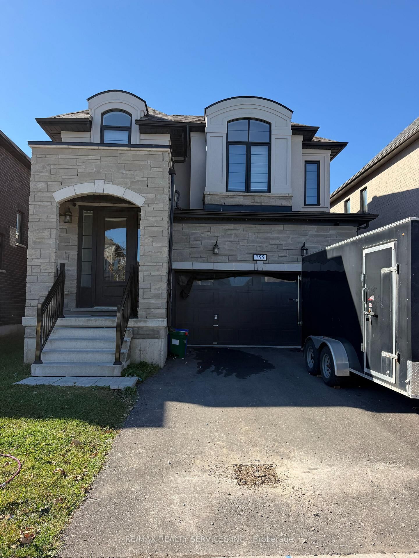 Property Photo:  755 Sobeski Avenue  ON N4T 0P1 