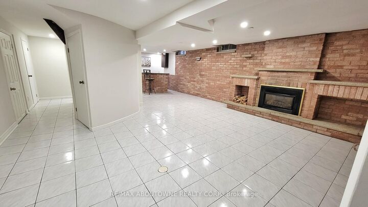 Property Photo:  11 Mathewson Street  ON L6A 1B6 