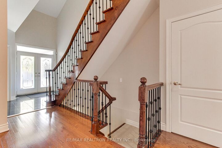Property Photo:  12 Victoria Wood Avenue  ON L6E 1X7 