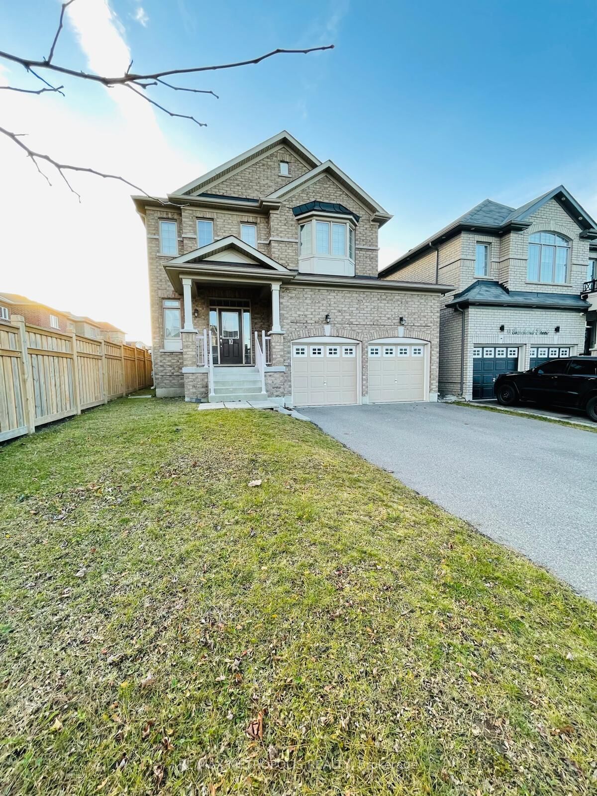 Property Photo:  10 Barchard Street  ON L1B 1G9 
