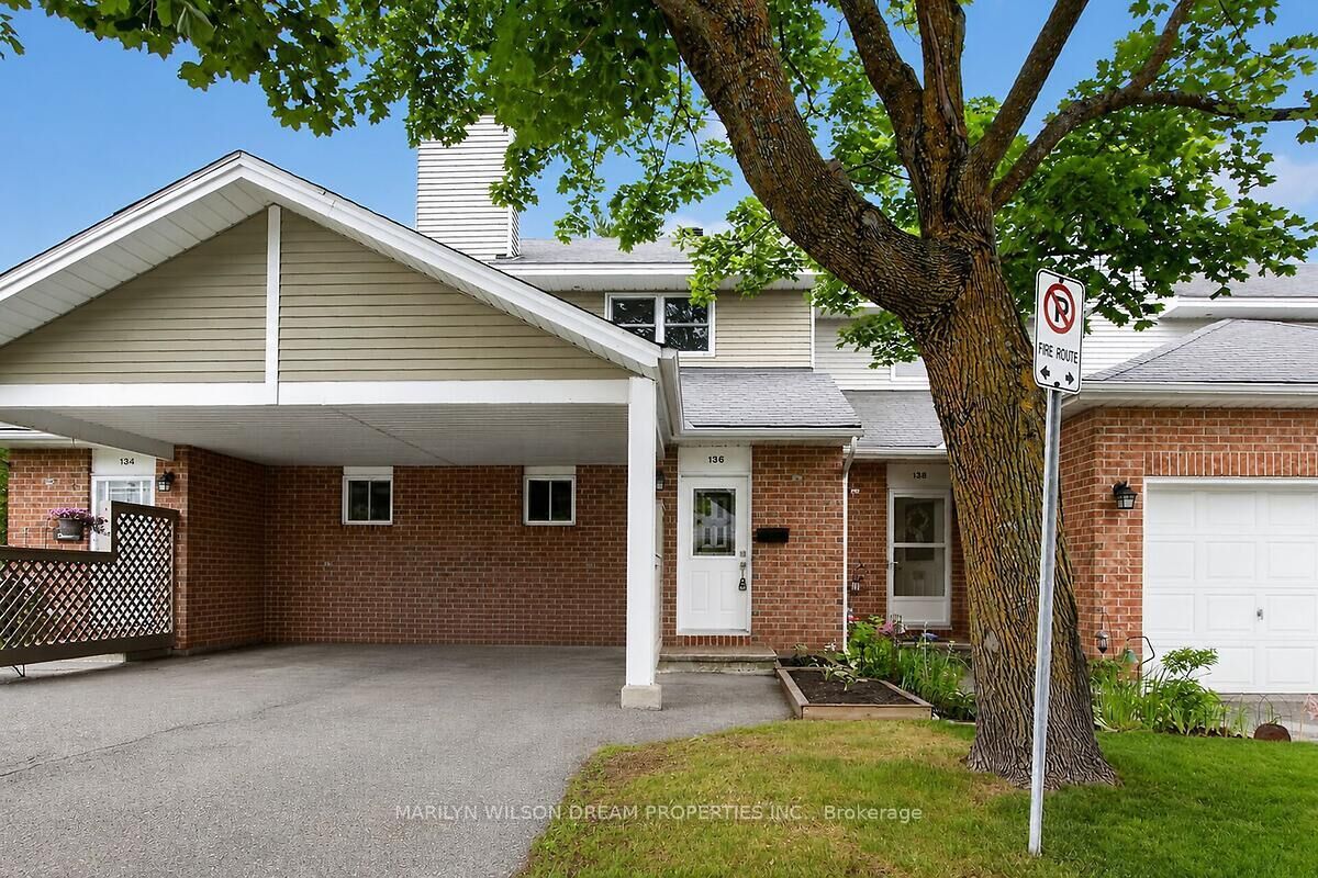 Property Photo:  136 Bentbrook Crescent  ON K2J 3Y3 