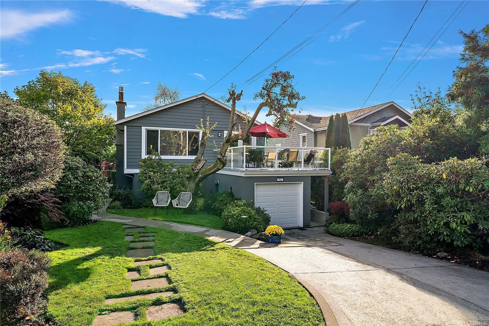 Property Photo:  453 Monterey Ave  BC V8S 4T8 