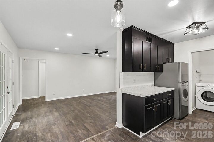 Property Photo: 556 Blendwood Drive NC 28215