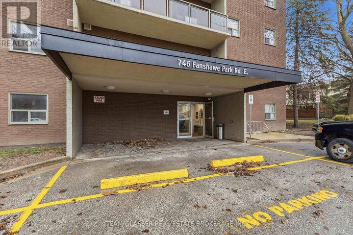 Property Photo: 746 Fanshawe Park Road East 211 ON N5X 2M5