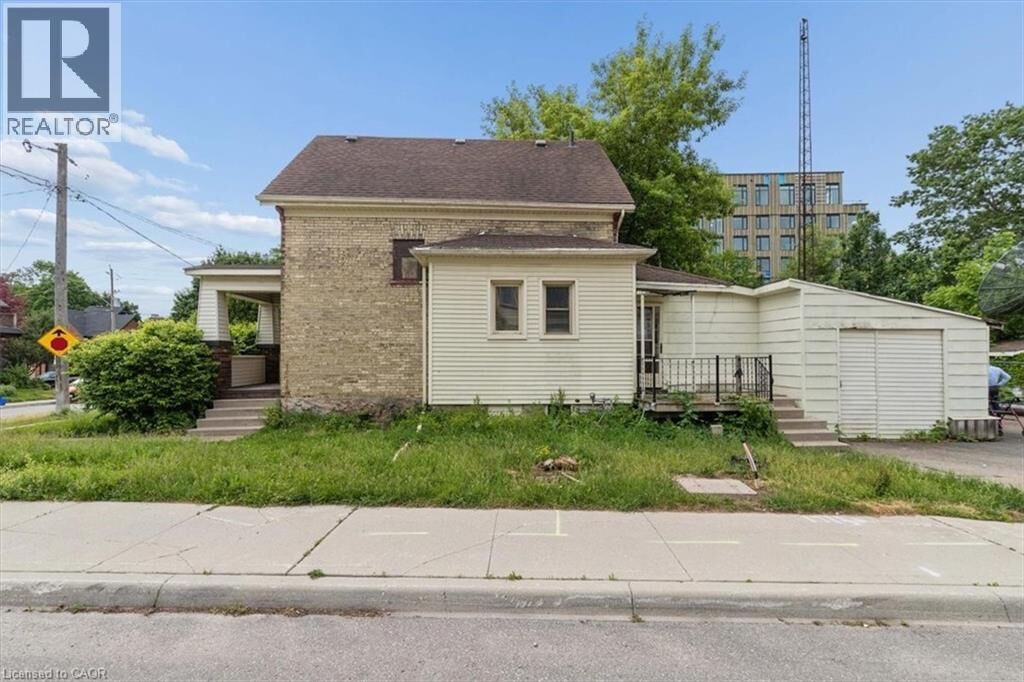 Property Photo:  427 Duke Street West  ON N2H 3Y6 