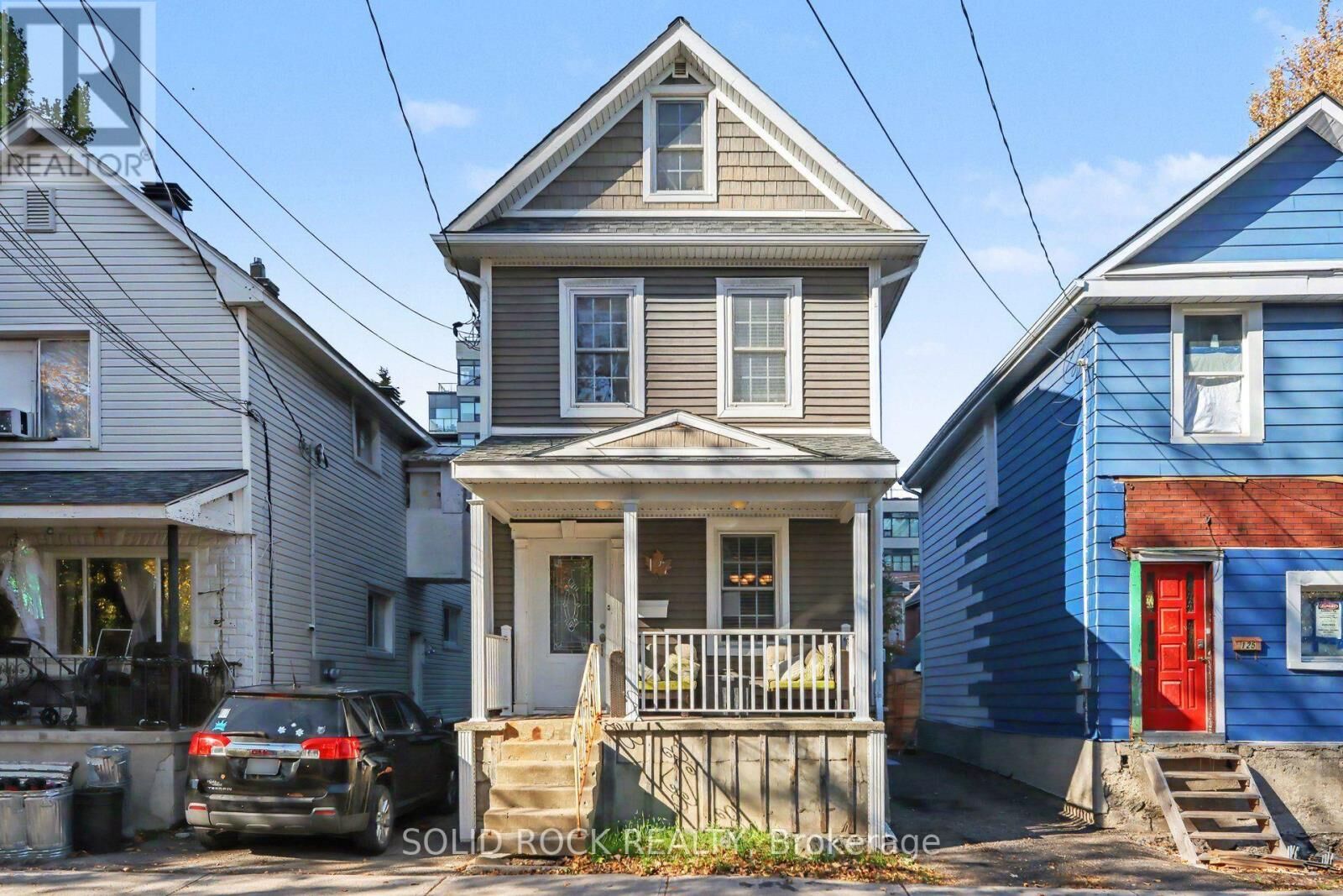 Property Photo:  127 Pamilla Street  ON K1S 3K9 