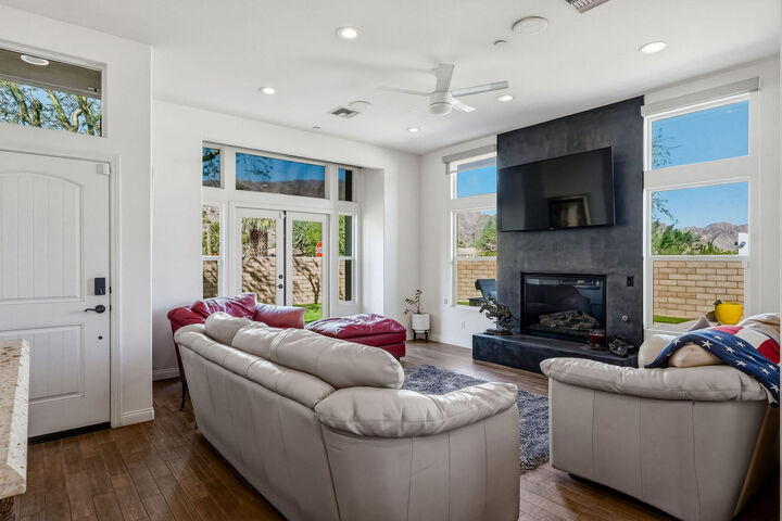 Property Photo: 52500 Avenida Velasco CA 92253