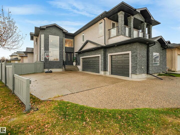 Property Photo:  16604 72 Street NW  AB T5Z 3Y4 