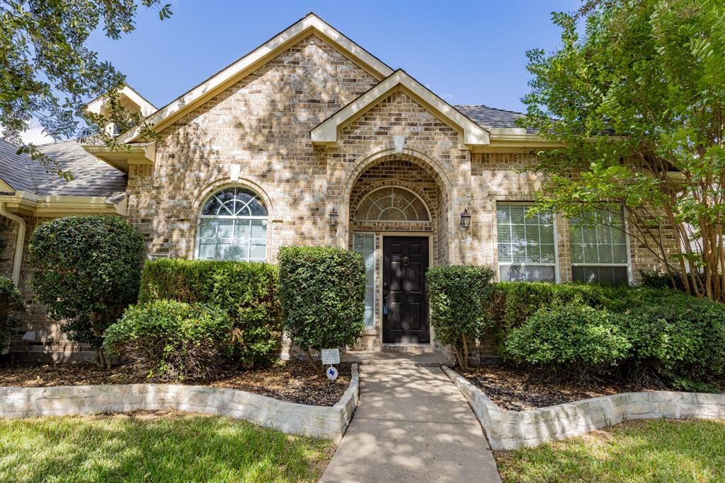 Property Photo:  1548 Idlewild Drive  TX 75036 