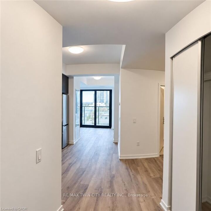 Property Photo:  30 Francis Street 911  ON N2G 1H7 