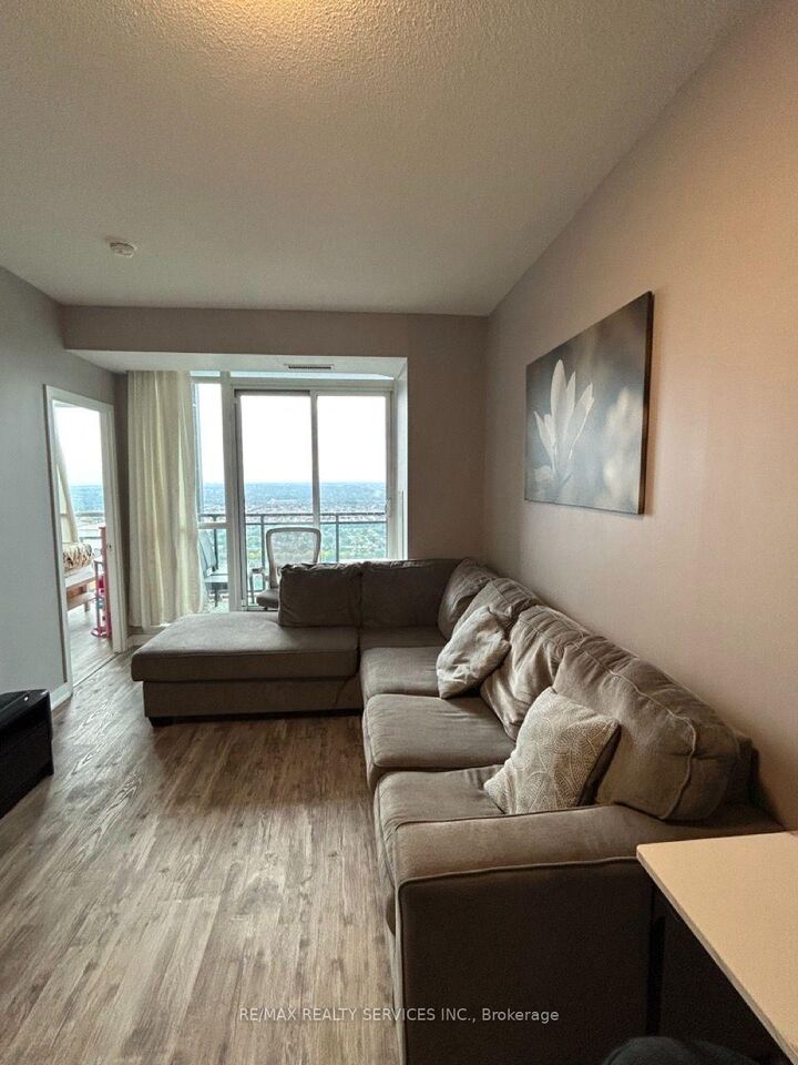 Property Photo:  4070 Confederation Parkway 4005  ON L5B 0E9 