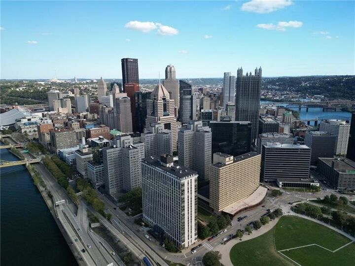 Property Photo: 320 Fort Duquesne Blvd 7G PA 15222
