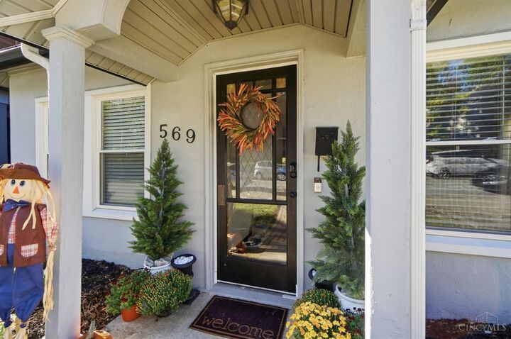Property Photo:  569 Torrence Lane  OH 45208 