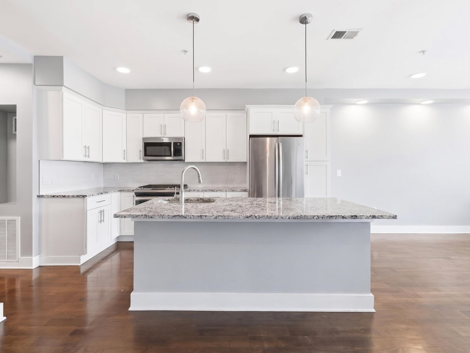 Property Photo: 50 Laidlaw Ave 2 NJ 07307