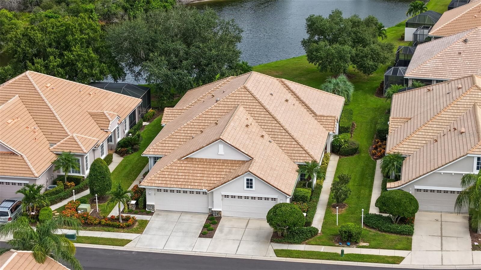 Property Photo:  6937 Woodmore Terrace  FL 34202 