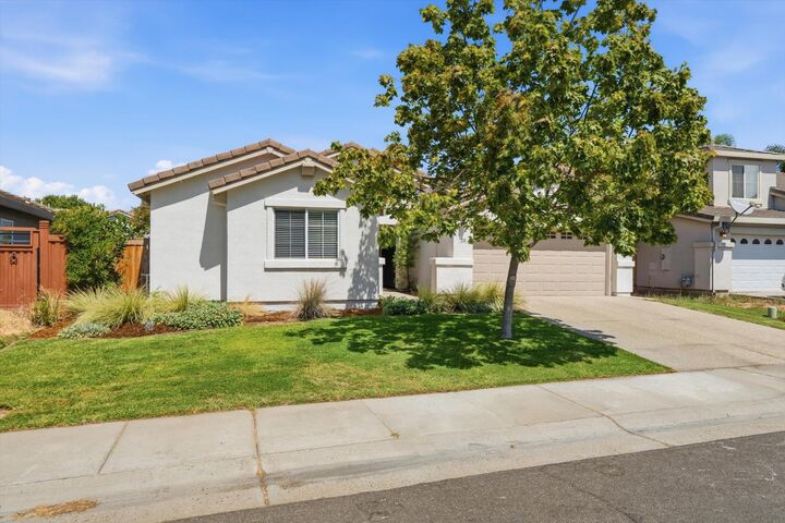 Property Photo:  331 Bombay Circle  CA 95835 