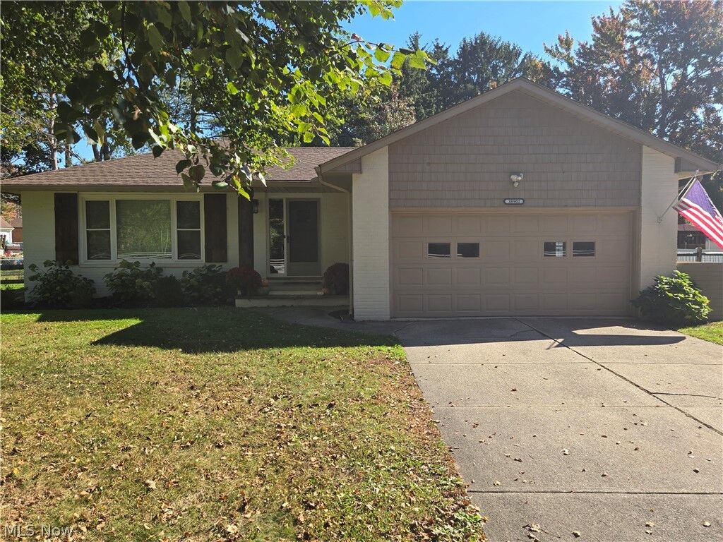 Property Photo: 38902 Johnnycake Ridge Road OH 44094