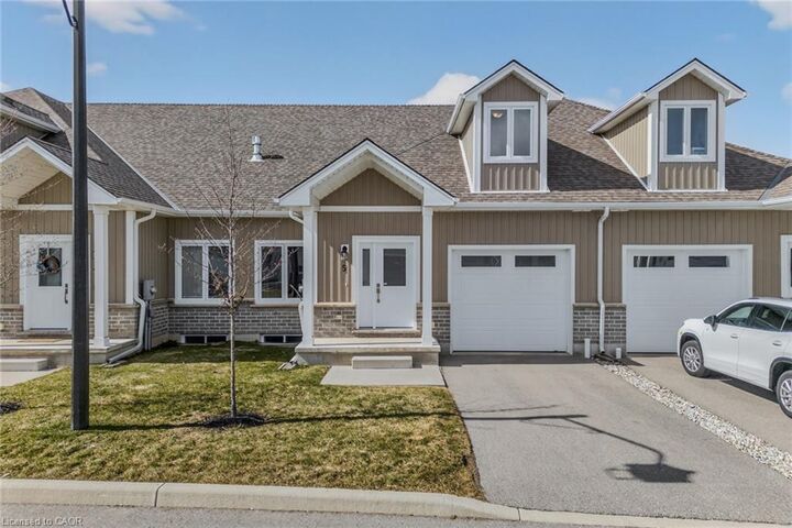 Property Photo: 744 Nelson Street 5 ON N0A 1N0