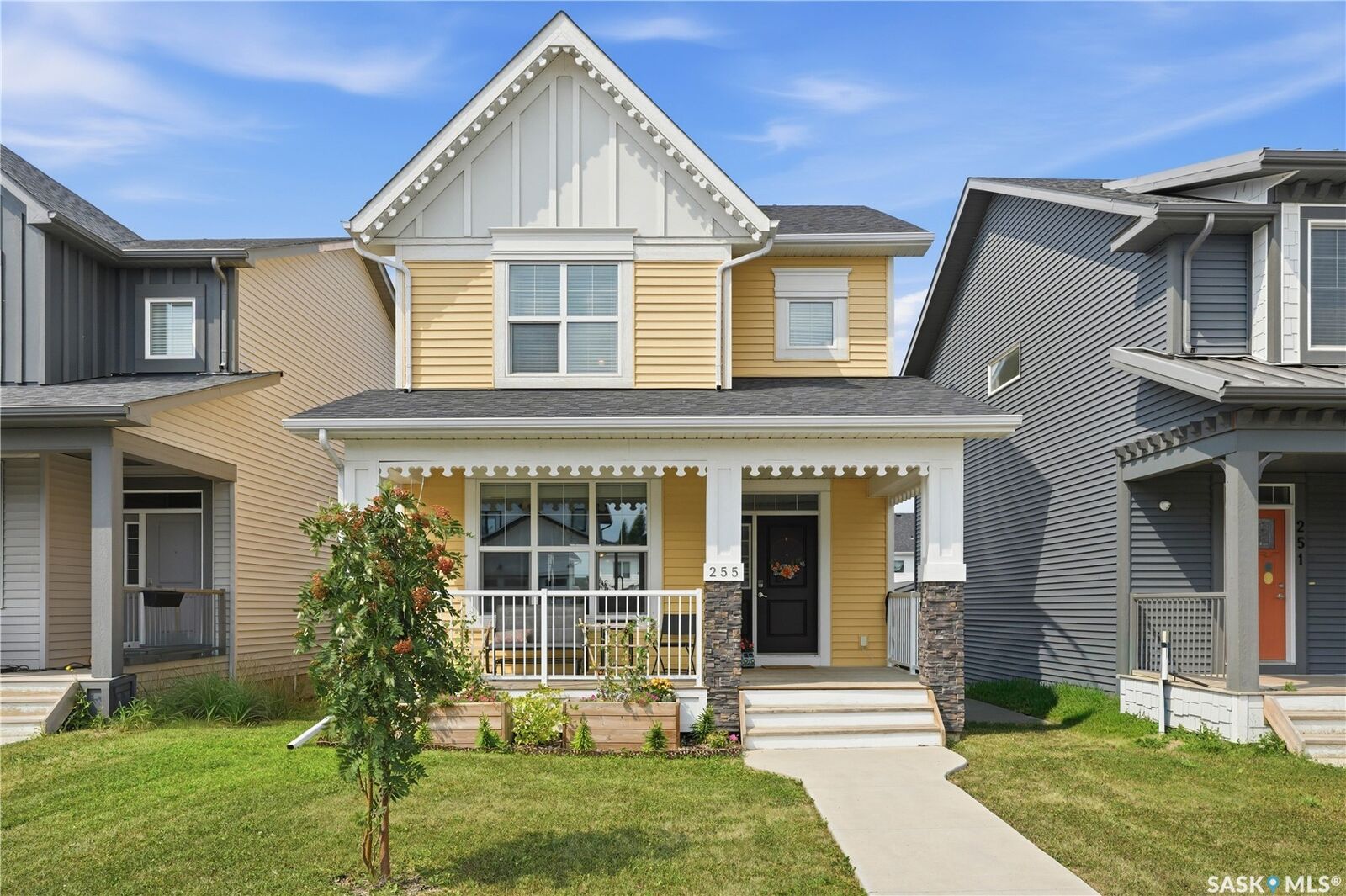 Property Photo:  255 Newton Link  SK S7V 0M8 