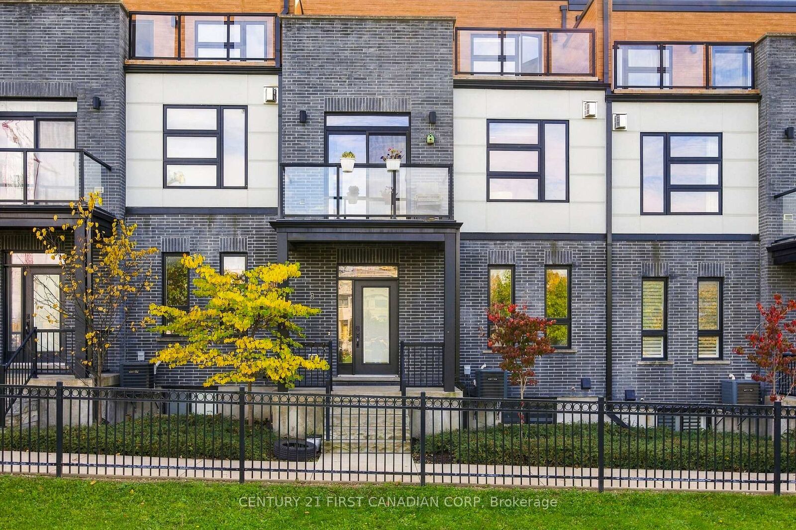 Property Photo:  231 Callaway Road 8  ON N6G 0M3 