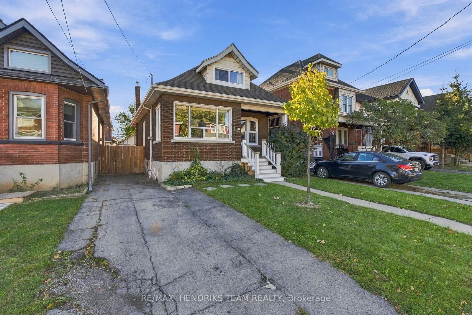 Property Photo:  154 Prospect Street N  ON L8L 6X7 