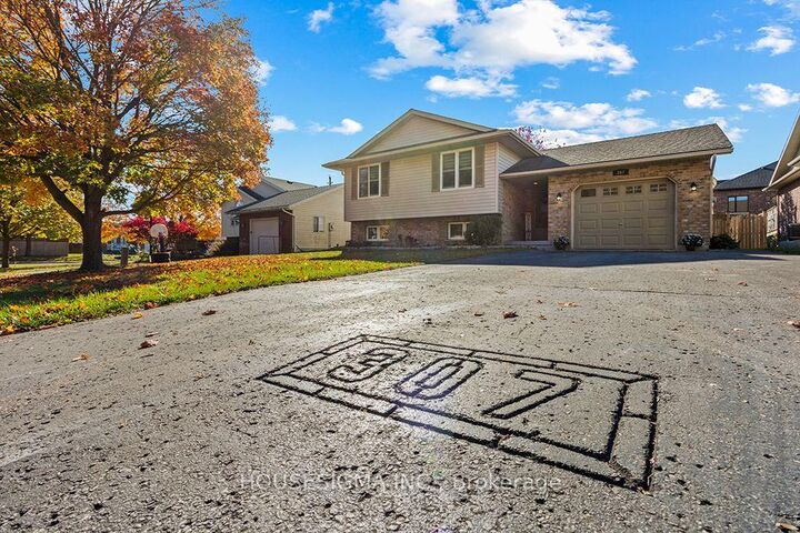 Property Photo: 307 Jeremys Crescent ON N0G 2L3
