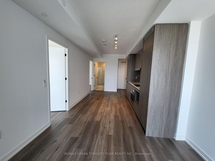 Property Photo:  28 Interchange Way 3312  ON L4K 0P8 