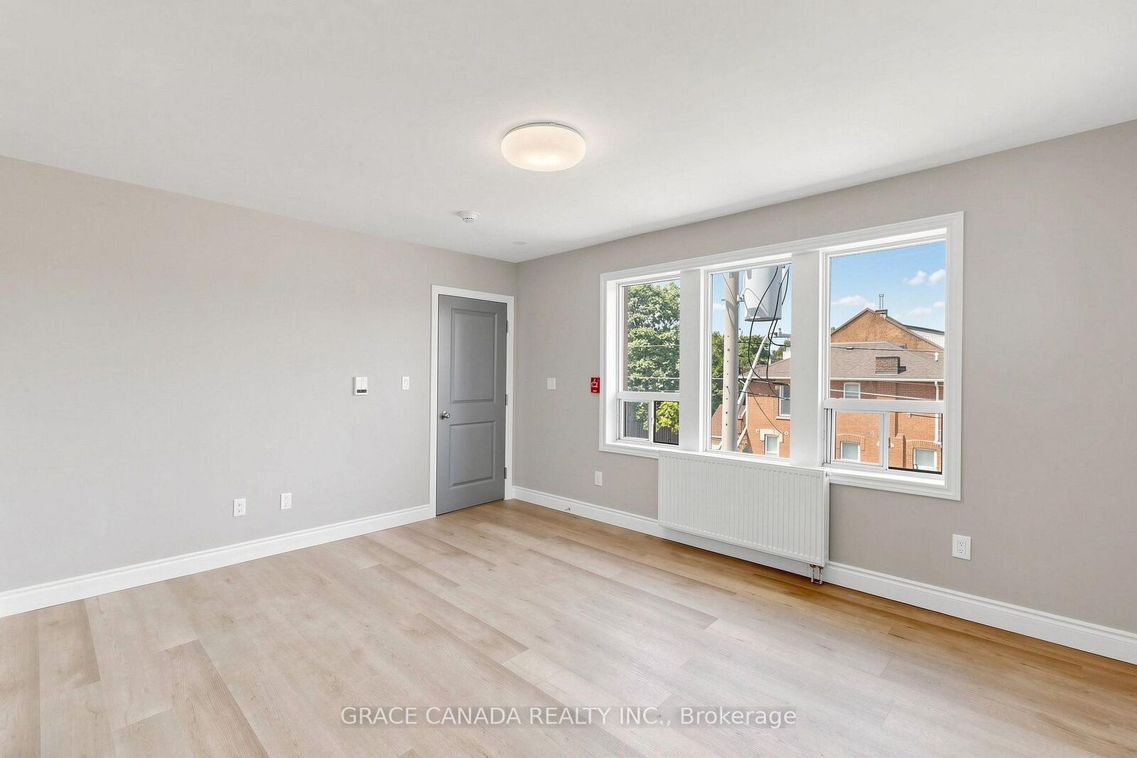Property Photo:  71 Sanford Avenue S Unit 11  ON L8M 2G7 