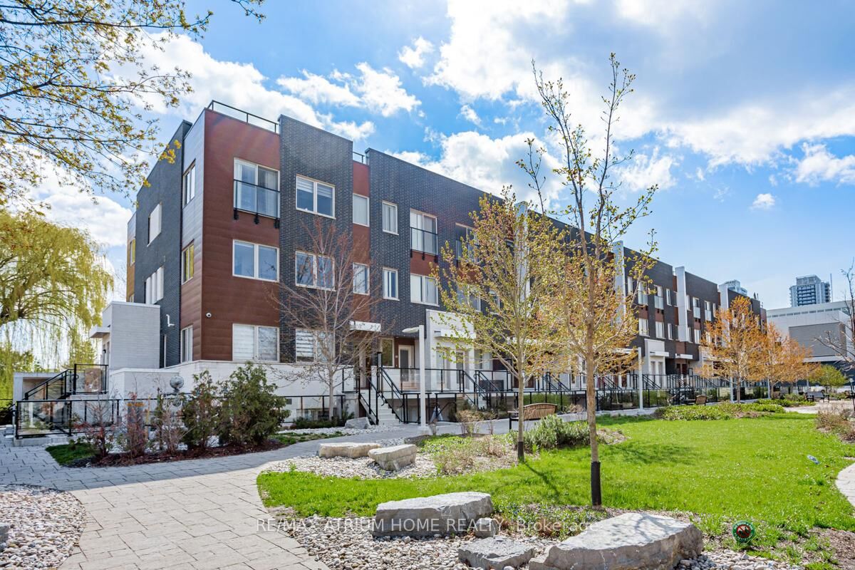 Property Photo:  780 Sheppard Avenue E 18  ON M2K 0E8 