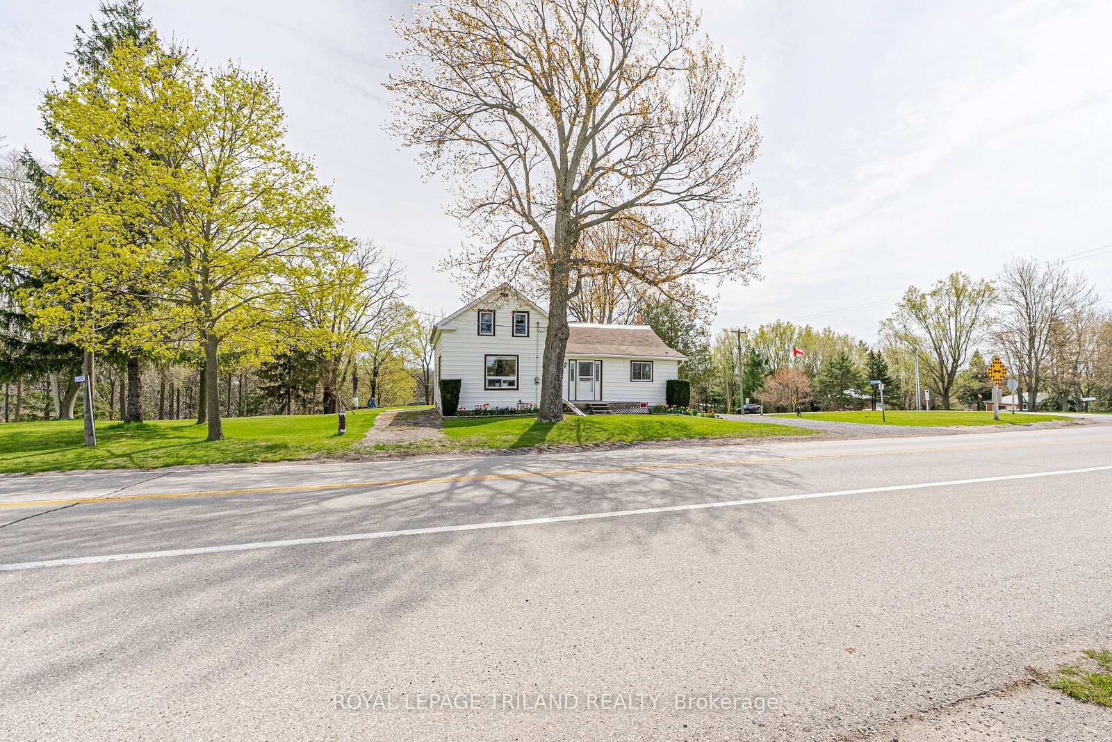 Property Photo: 11518 Belmont Road ON N5P 3T3