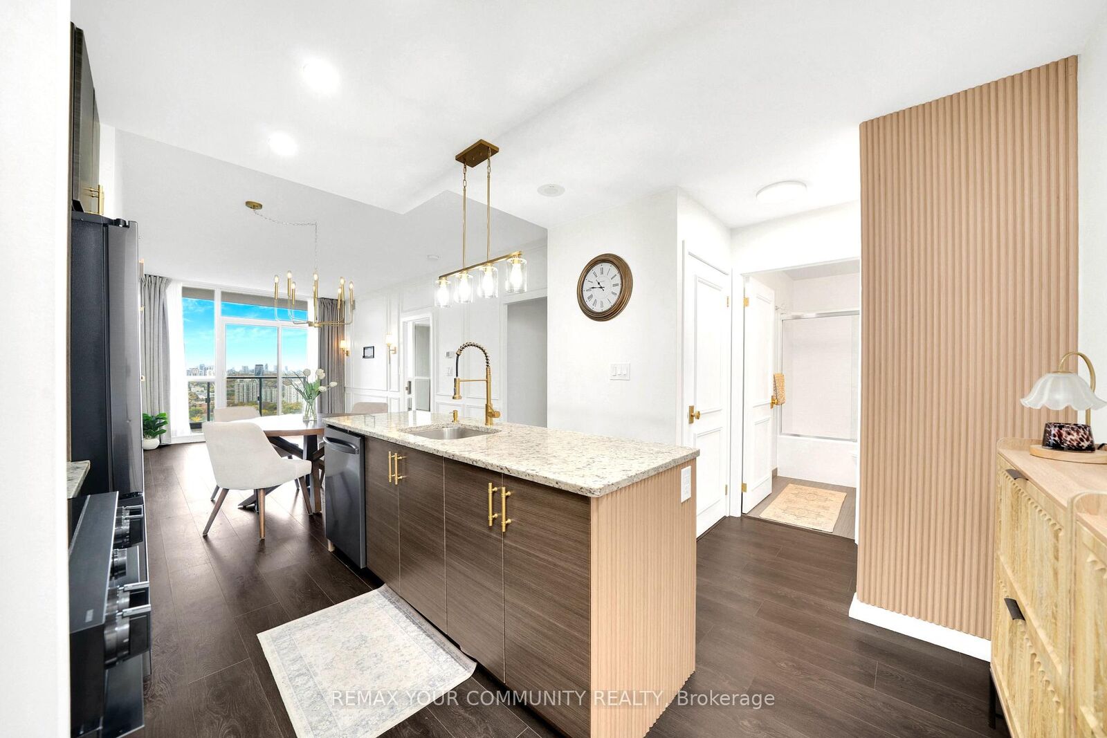 Property Photo: 70 Forest Manor Road 1607 ON M2J 0A9