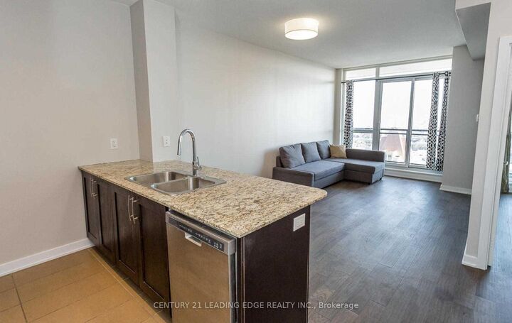 Property Photo:  4070 Confederation Parkway 4001  ON L5B 0E9 