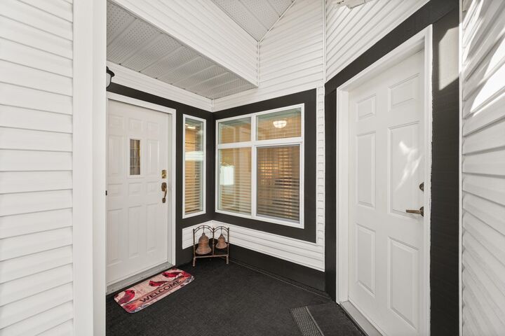 Property Photo:  19649 53 Avenue 5  BC V3A 8C5 