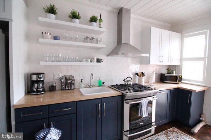 Property Photo: 319 E Chestnut Street PA 17602