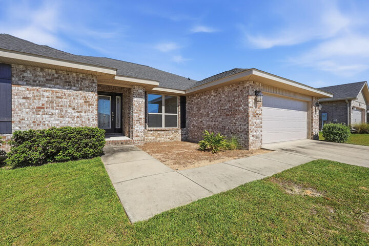 Property Photo:  2112 Queen Street  FL 32536 