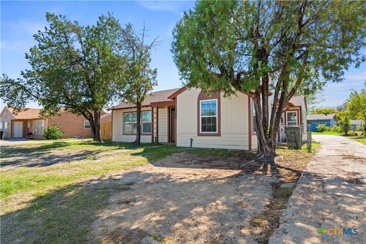 Property Photo: 1308 Terrace Drive TX 76541