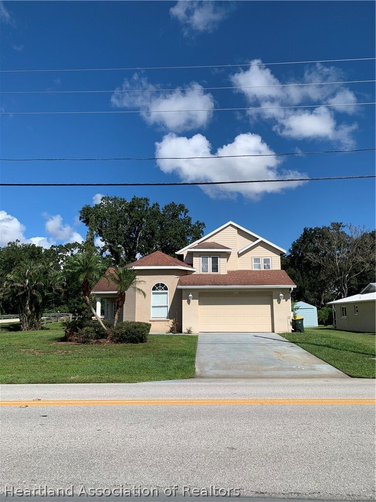Property Photo:  1505 Lake Clay Drive  FL 33852 