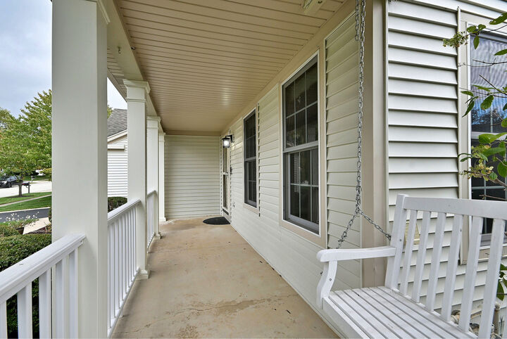 Property Photo:  422 Atlantic Lane  IL 60007 