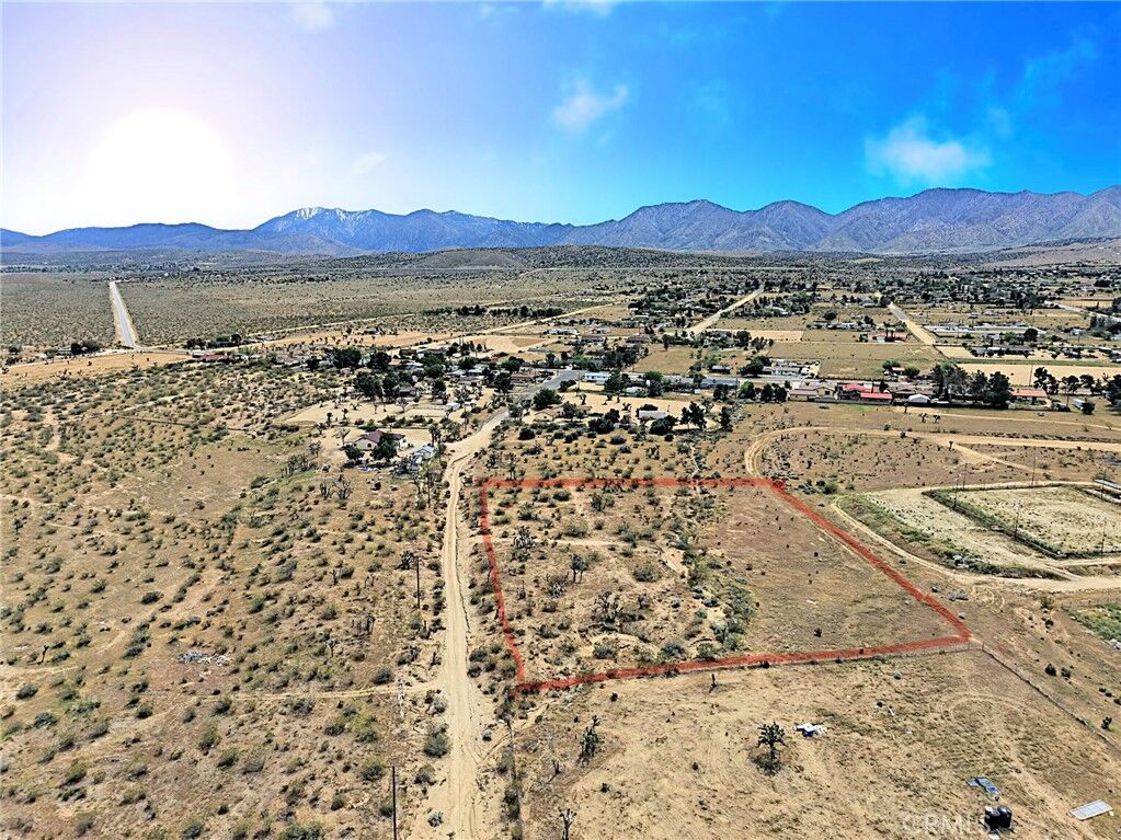 Property Photo: 132 E Avenue V13 CA 93553