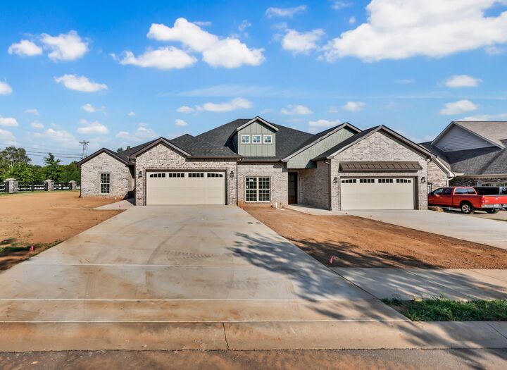 Property Photo: 1101 Veridian Dr TN 37043