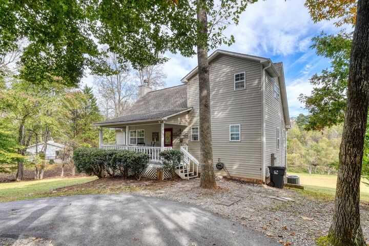 Property Photo:  6744 Woodlake Circle  GA 30582 