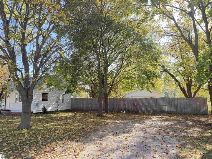 Property Photo:  5130 E Ward Street  MI 48858 