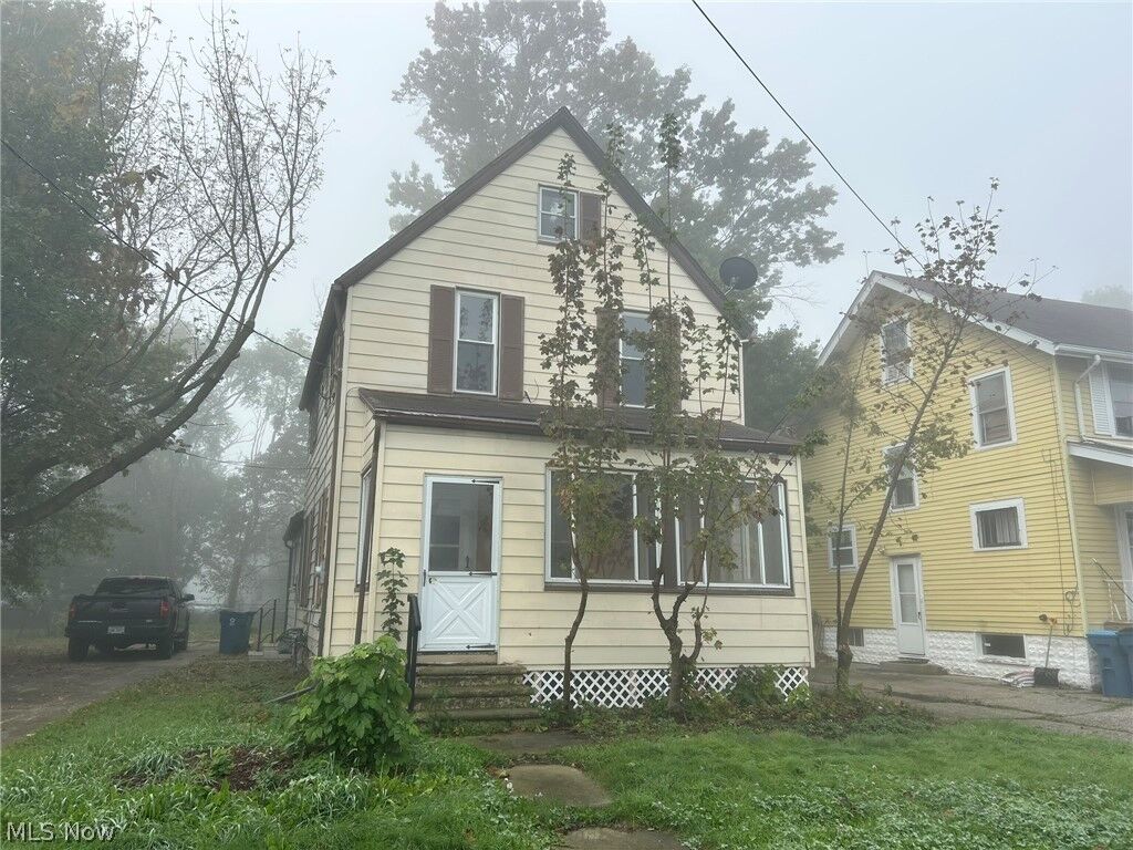 Property Photo:  823 W 21st Street  OH 44052 