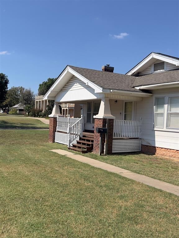 Property Photo:  1528 W Missouri Avenue  OK 73018 