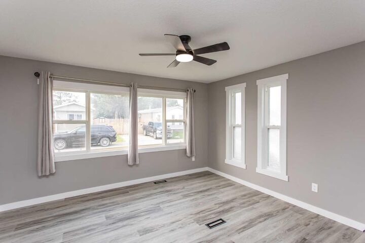 Property Photo:  5344 76 Street 30  AB T4P 2A6 